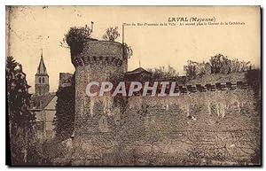 Bild des Verkufers fr Carte Postale Ancienne Laval Mayenne Tour de Mur de la Ville Au second plan le Clocher de la Cathdrale zum Verkauf von CPAPHIL