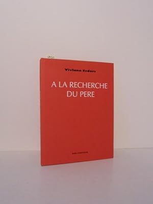 Image du vendeur pour A la recherche du pre. Prface d`Henry Chapier. Ce livre a fait l`objet d`une exposition  l`Espace Photographique de Paris du 4 au 30 Mai 1993. Katalog zur gleichnamigen Fotoausstellung in Paris vom 4. bis 30. Mai 1993. mis en vente par Kunstantiquariat Rolf Brehmer