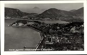 Bild des Verkufers fr Foto Ansichtskarte / Postkarte Rio de Janeiro Brasilien, Praia Flamenco e Botafogo, Blick auf den Ort, Berge zum Verkauf von akpool GmbH