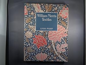 Immagine del venditore per William Morris Textiles venduto da Strawberry Hill Books