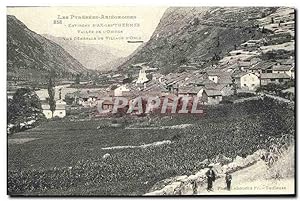 Imagen del vendedor de Reproduction Les Pyrenees Artistique Environs d'Ax les Thermes Valle de l'Oriege vue gnrale du Village d a la venta por CPAPHIL