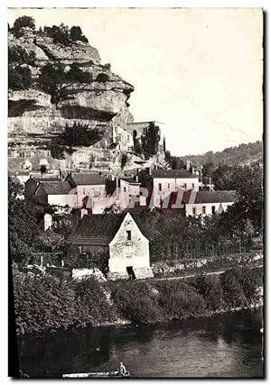 Image du vendeur pour Carte Postale Ancienne Les Eyzies Dordogne Capitale de la Prehistoire vue Ouest La Vezere et le Musee mis en vente par CPAPHIL