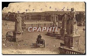 Seller image for Carte Postale Ancienne Versailles le Chteau la Cour et la Caserne du Genie for sale by CPAPHIL