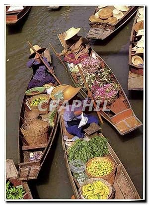 Bild des Verkufers fr Carte Postale Moderne Floating Market Villagers selling all sorts of produce paddie around the floathing market on the zum Verkauf von CPAPHIL