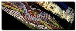 Bild des Verkufers fr Carte Postale Moderne Cabourg Calvados la Plage des Fleurs le Casino et les Jardins illumines zum Verkauf von CPAPHIL