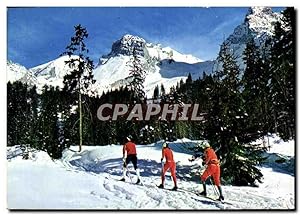 Image du vendeur pour Carte Postale Moderne Le Ski de fond Joie des Longues Randonnees dans la Neige mis en vente par CPAPHIL