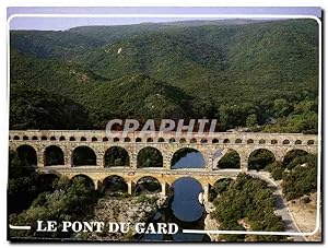 Image du vendeur pour Carte Postale Moderne Le Pont du Gard Aqueduc Romain construit vers l'an 19 avant J C mis en vente par CPAPHIL