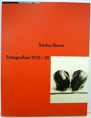 Bild des Verkufers fr Sasha Stone. Fotografien 1925 - 1939. [Serie Folkwang / Nishen]. zum Verkauf von Antiquariat Joachim Lhrs