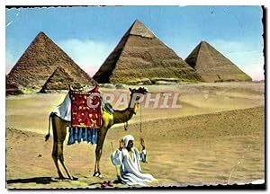 Image du vendeur pour Carte Postale Moderne Prayer near the Pyreminds of Giza mis en vente par CPAPHIL