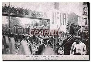 Bild des Verkufers fr Reproduction Greve gnrale des Chemins de Fer Grevistes venant d'arreter un train zum Verkauf von CPAPHIL