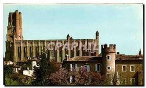 Carte Postale Moderne Albi Tarn la Basilique Ste Cecîle XIII S au premier plan Maison du Peintre ...