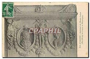 Carte Postale Ancienne Avignon Intérieur du Musee Calvet Bas Relief de Laure et Petrarque