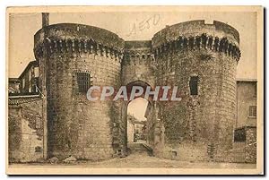 Carte Postale Ancienne Cognac Vieilles Tours dites Tours de l'Ecurie et Porte Ouest de la Ville d...