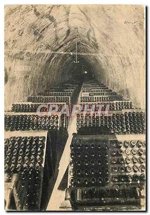 Image du vendeur pour Carte Postale Moderne Champagne Pommery et Greno Reims Une galerie vins sur pointe mis en vente par CPAPHIL