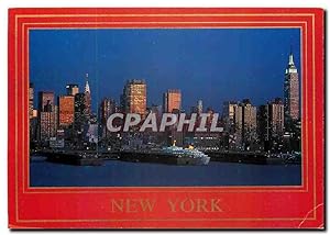 Imagen del vendedor de Carte Postale Moderne New York City at night Midtown Manhattan Skyline and Hudson River Piers a la venta por CPAPHIL
