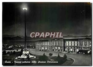 Carte Postale Moderne Cuneo Visione notturna della Stazione Ferroviaria