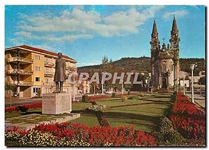 Immagine del venditore per Carte Postale Moderne Guimaraes Portugal Eglise des Santos Pasos Place de la Republica du Brasil venduto da CPAPHIL