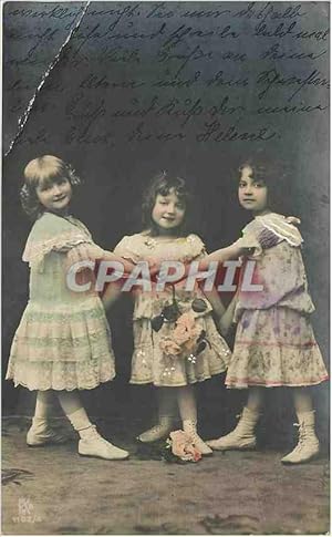 Seller image for Carte Postale Ancienne Enfants Fleur for sale by CPAPHIL