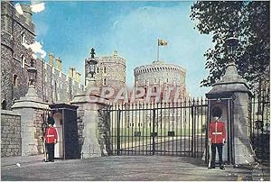 Imagen del vendedor de Carte Postale Moderne Sentries at the Gates if Windsor Castle a la venta por CPAPHIL