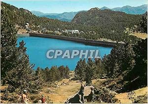 Image du vendeur pour Carte Postale Moderne En Parcourant La Cerdagne Pyr Or Lac des Bouillouses Truites Canotage mis en vente par CPAPHIL