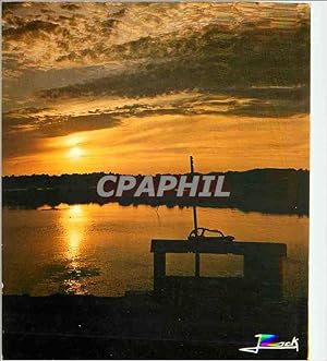 Bild des Verkufers fr Carte Postale Moderne Couleurs de Bretagne Derniere reflets du soleil sur les etangs Ponds Sunset zum Verkauf von CPAPHIL