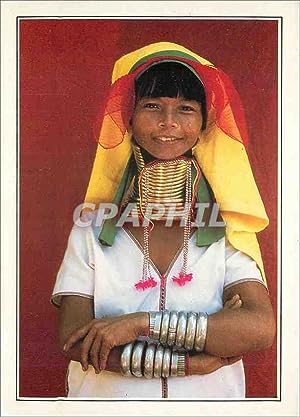 Seller image for Carte Postale Moderne Loi Kaw Giraffe Women for sale by CPAPHIL