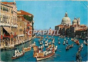 Carte Postale Moderne Venezia Regate historique sur le grand Canal