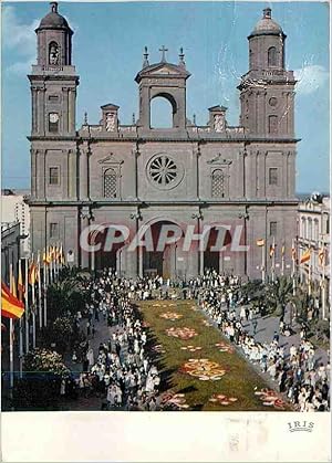 Imagen del vendedor de Carte Postale Moderne Les Palmas de Gran Canaria La Cathdrale et les tapis de fleurs de la Fte Dieu a la venta por CPAPHIL