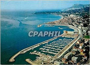 Image du vendeur pour Carte Postale Moderne Menton (Alpes Maritimes) Le Nouveau Port et au fond la vieille ville mis en vente par CPAPHIL