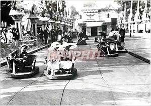 Image du vendeur pour Carte Postale Moderne Paris La Fte a Neuilly Autos Tamponneuses mis en vente par CPAPHIL