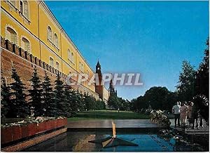 Seller image for Carte Postale Moderne At the Kremlin Wall Tomb of the Unknow Soldier for sale by CPAPHIL