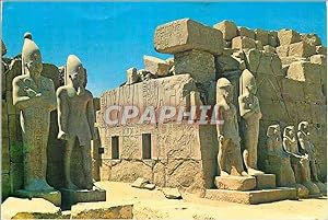 Seller image for Carte Postale Moderne Luxor Karnak Pharao statues bu the seventh Pylon for sale by CPAPHIL