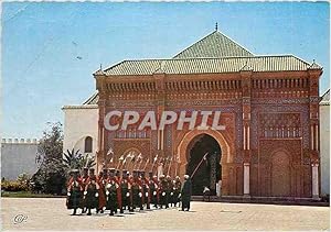 Carte Postale Moderne Le Maroc en Lumicolor La Garde Royale a la Porte du Palais Militaria