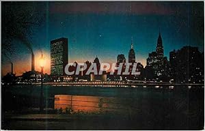 Carte Postale Moderne Midlown Manhattan Skyline With United Nations Building From Across the East...