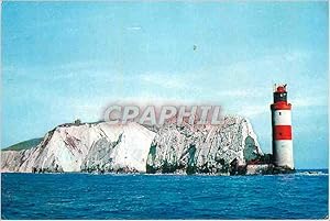 Bild des Verkufers fr Carte Postale Moderne The needles Isle of Wight This view From a Boat at the Entrance to the solent Shows the Lighthouse and the Chalk Cli zum Verkauf von CPAPHIL