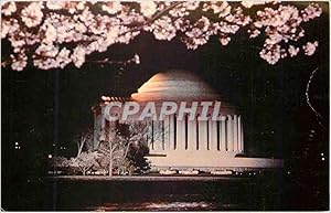 Immagine del venditore per Carte Postale Moderne The Jefferson Memorial as seen at Night during the Blooming of the Cherry Trees venduto da CPAPHIL
