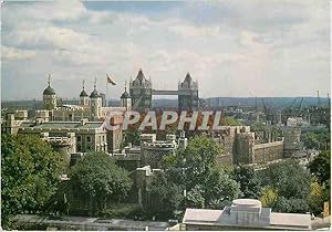 Image du vendeur pour Carte Postale Moderne La Tour de Londres La Tour et le Pont de la Tour Vus de l'Immeuble de la Direction du Port de Londres mis en vente par CPAPHIL