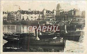 Seller image for Carte Postale Ancienne Saint-Jean-de-Luz Le Port Bateaux for sale by CPAPHIL