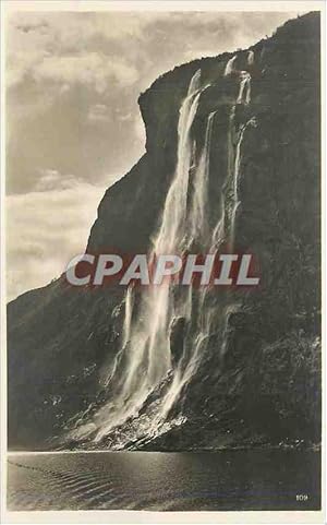 Bild des Verkufers fr Carte Postale Moderne Norge Geiranger Die sieben Schwestern zum Verkauf von CPAPHIL