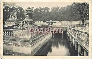 Bild des Verkufers fr Carte Postale Ancienne Nimes les Jardins de la Fontaine le Nymphee zum Verkauf von CPAPHIL