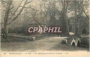 Image du vendeur pour Carte Postale Ancienne Rambouillet le Parc les Coquillages et le Pont sur la Riviere mis en vente par CPAPHIL