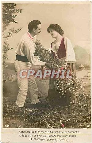 Imagen del vendedor de Carte Postale Moderne A Travers Les Bles Murs S'En vont Les deux Amants a la venta por CPAPHIL