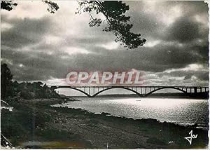 Seller image for Carte Postale Moderne Bretagne 450 plougastel daoulas(finistere) ciel d orage sur le pont de plougastel et l etorn for sale by CPAPHIL