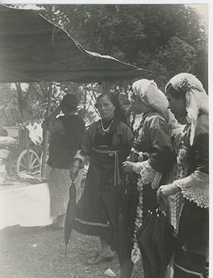 Bulgaria, Sadovo, femmes en costume nationale