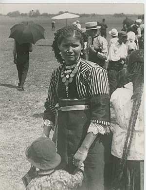 Bulgaria, Sadovo, femmes en costume nationale