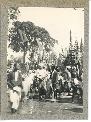 Burma, Rangoon, Scene near the Shwedagon Pagoda