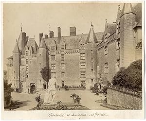 France, Château de Langeais, vue générale de la cour intérieure