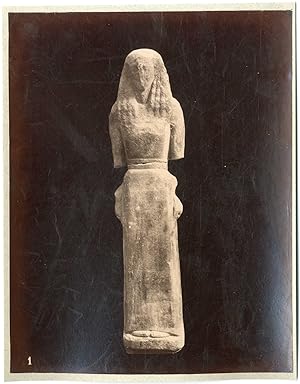 Grèce, Athènes, Musée Archéologique National, Acropole, statuette Kore of Nikandre, circa 1885