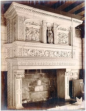 France, Tours, cheminée typique, sculptée, intérieur de maison, décoration