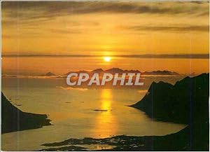Image du vendeur pour Carte Postale Moderne Norway Midnatisol Lofoten og Vestiralen The Midnight Sun mis en vente par CPAPHIL